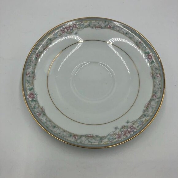 Vintage Mikasa Teacup and Saucer Set Fine China LAC27 Japan Mornay White - Picture 5 of 14